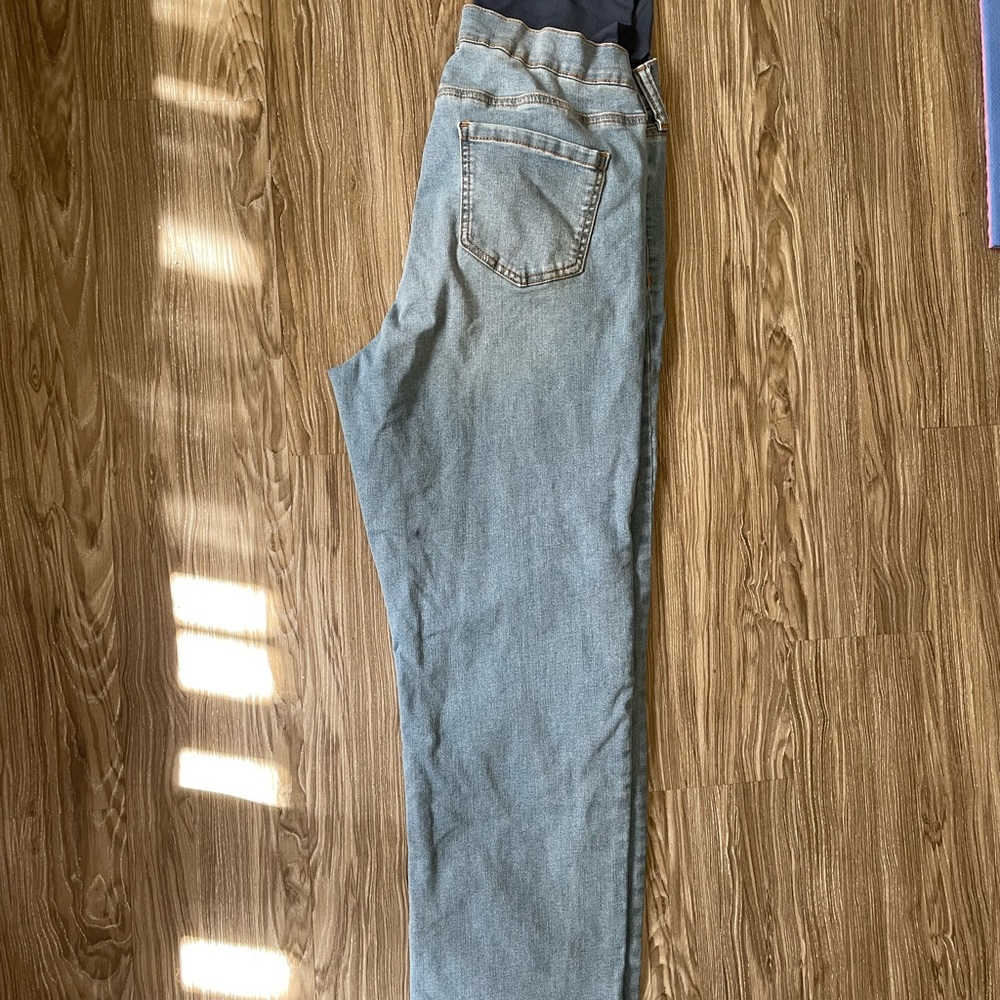 Time and Tru Light Blue Relaxed maternity Jeans